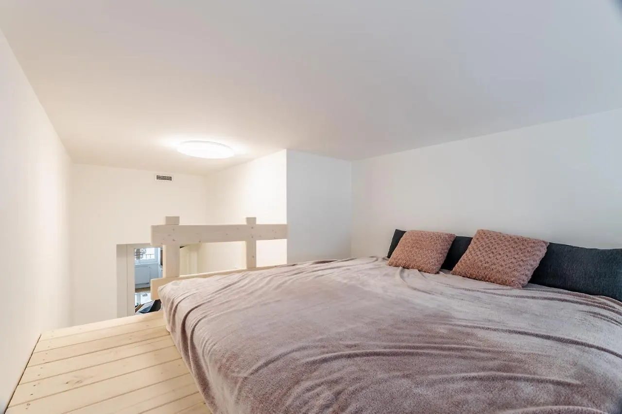 Elegant Apartments Located In The Centre Of Praga 0*,