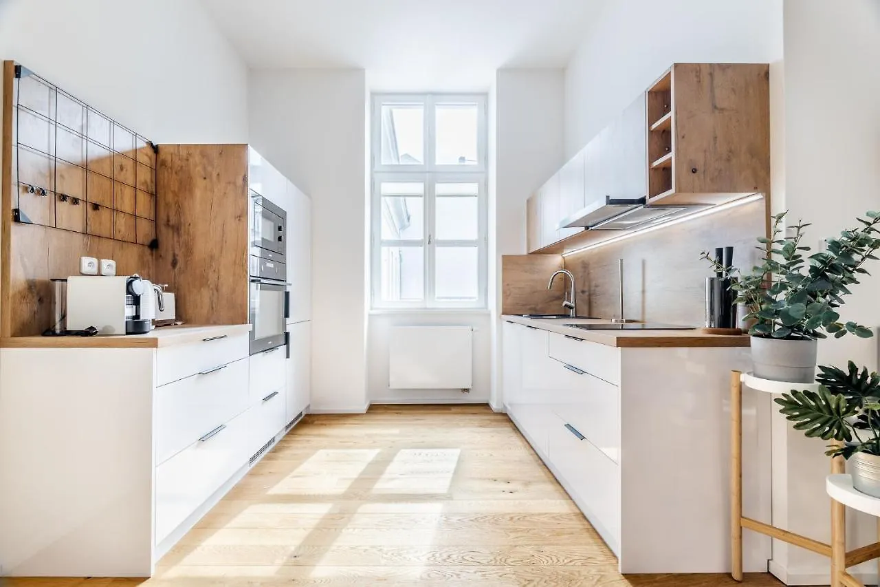 Elegant Apartments Located In The Centre Of Prag 0*,