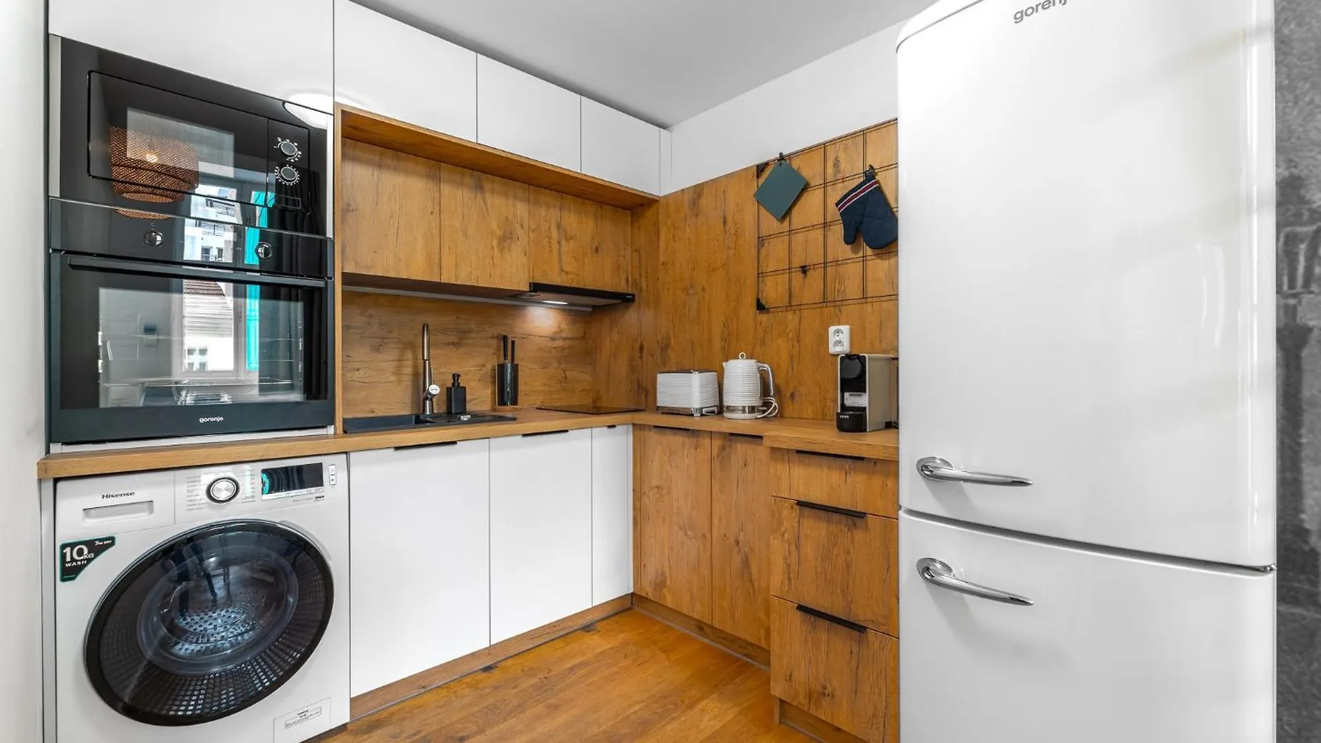 Elegant Apartments Located In The Centre Of Prag